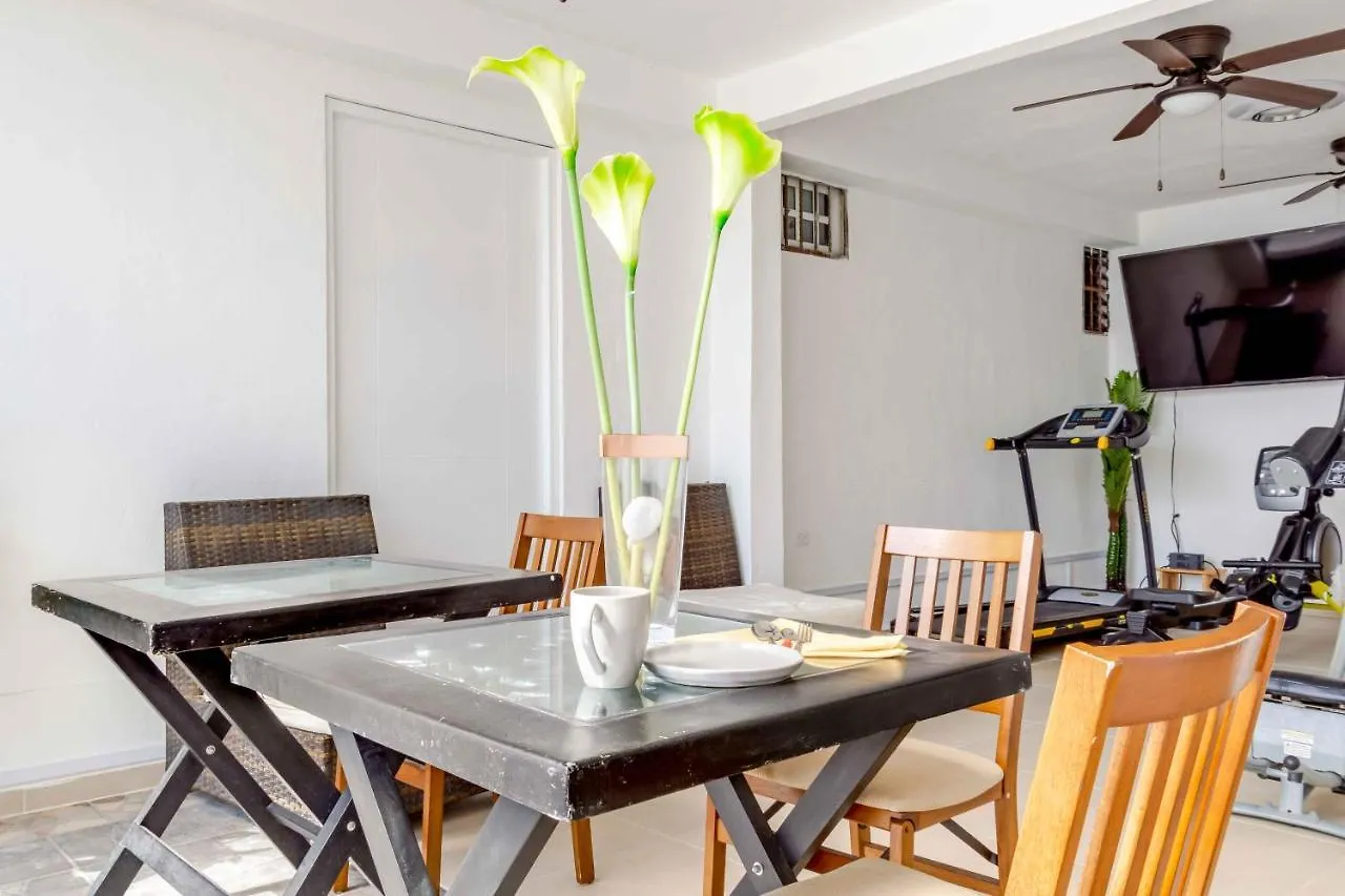 Hostpal Hotel Boutique Cancun 94